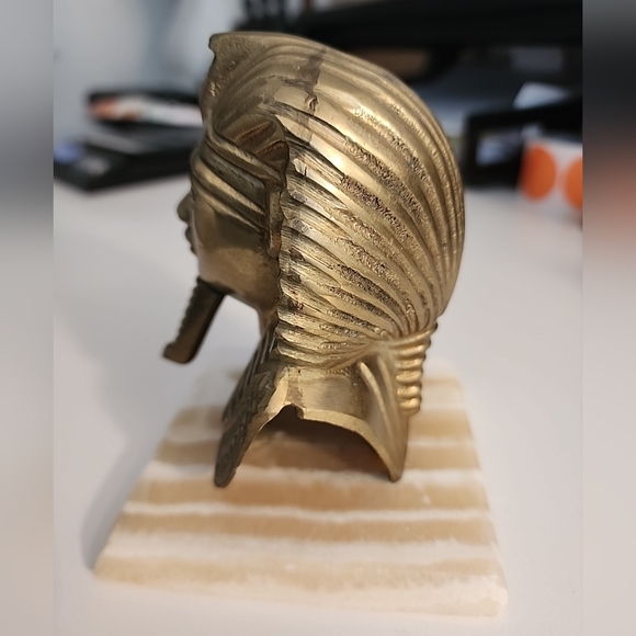 Egyptian King Tutankhamun Sphinx Egyptian Pharaon Brass Bust on alabaster Base. - Picture 5 of 10